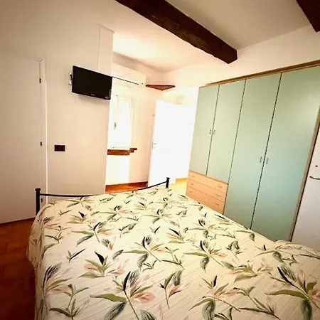 شقة Mezzanino Flat *